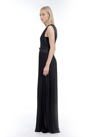 The Jaelyn | Black Pleated Gown