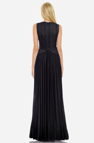 The Jaelyn | Black Pleated Gown